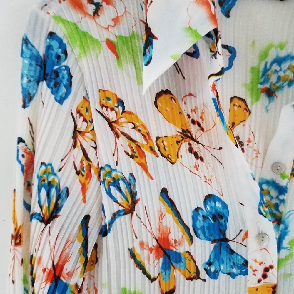 Le Caviar Butterfly Print Collar Sheer blouse